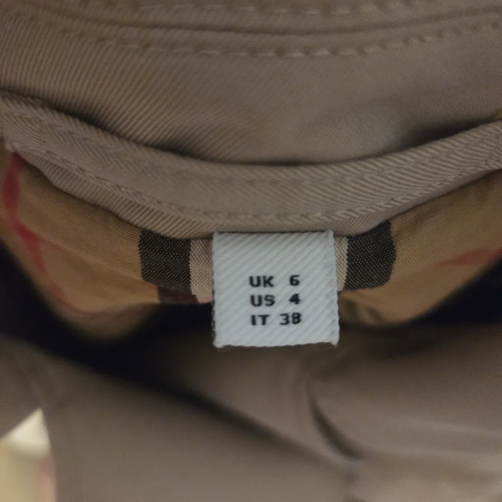 Burberry Mayfair Cropped Beige Trench Coat Double-Breasted Women's Jacket - Picture 4 of 6